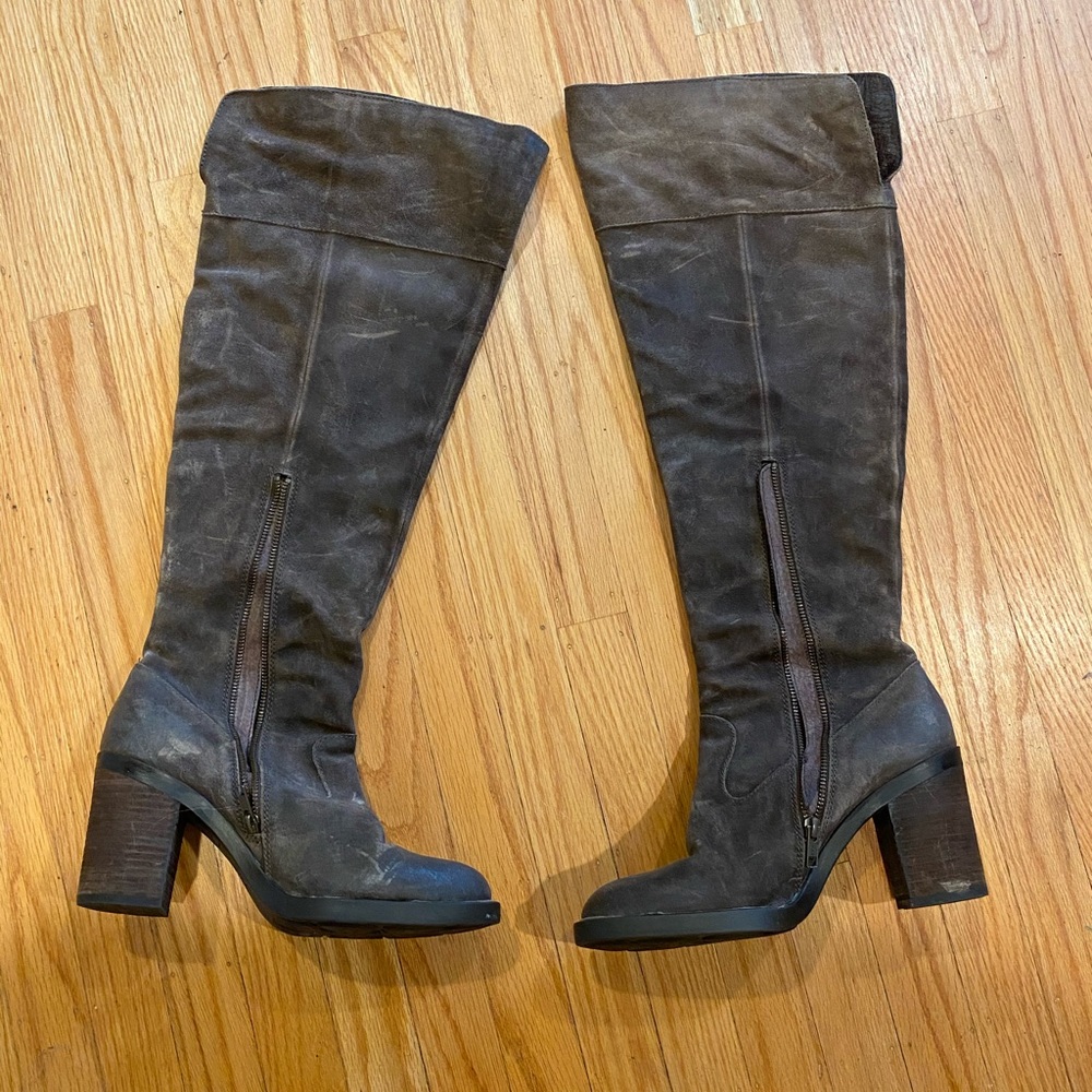 Born leather boots